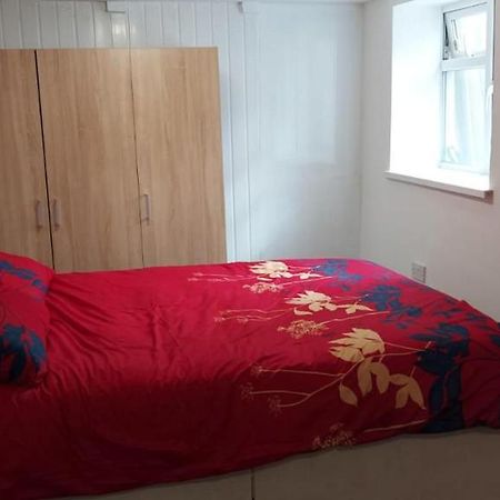 Lovely 3-Bed Apartment In Parkgate Rotherham Dış mekan fotoğraf