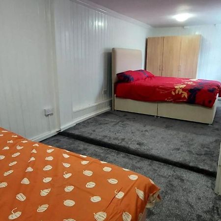 Lovely 3-Bed Apartment In Parkgate Rotherham Dış mekan fotoğraf