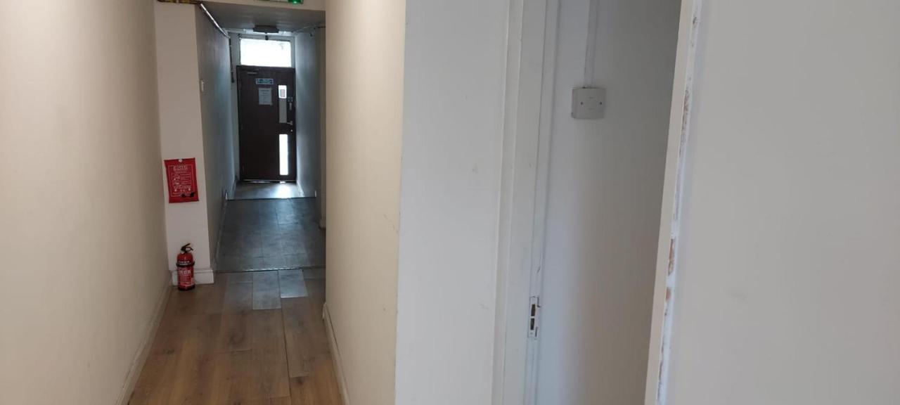 Lovely 3-Bed Apartment In Parkgate Rotherham Dış mekan fotoğraf