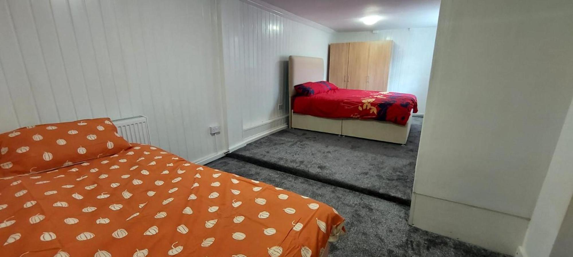 Lovely 3-Bed Apartment In Parkgate Rotherham Dış mekan fotoğraf