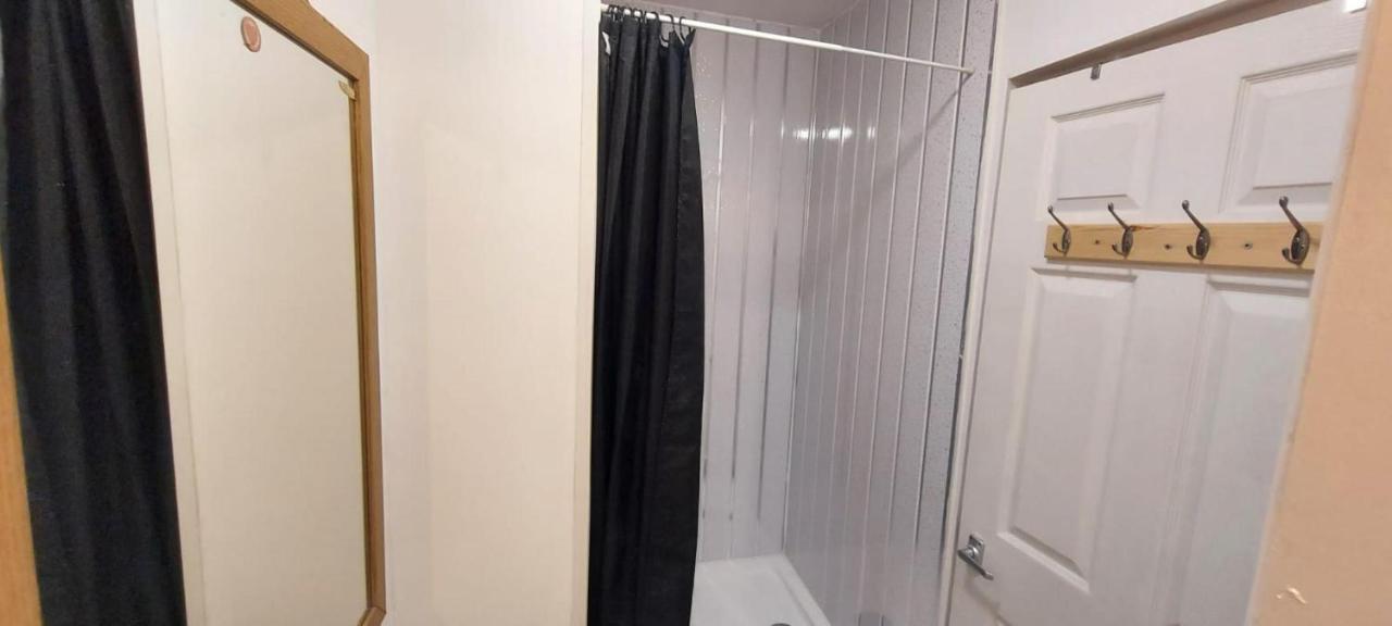 Lovely 3-Bed Apartment In Parkgate Rotherham Dış mekan fotoğraf